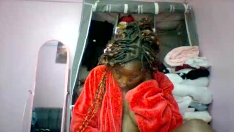 Snapshot of cutezola chatting on 11-20-25, 06:02 cutezola online show from 11-20-25, 06:02