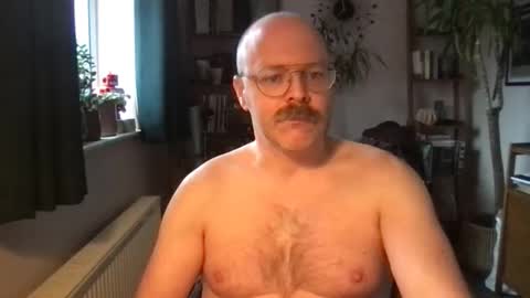 Snapshot of cutguyoncam chatting on 12-20-25, 11:39 cutguyoncam online show from 12-20-25, 11:39