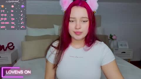 Snapshot of cutie__cutiee_ chatting on 11-12-25, 07:53 Nika online show from 11-12-25, 07:53