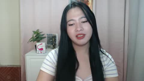 Snapshot of cutie_asianwoman chatting on 12-15-24, 06:37 cutie_asianwoman online show from 12-15-24, 06:37