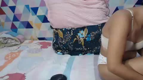 bella online show from 10-22-25, 03:01