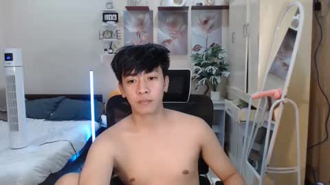 Snapshot of cutie_cumshow chatting on 11-16-25, 06:24 Neil Taylor online show from 11-16-25, 06:24