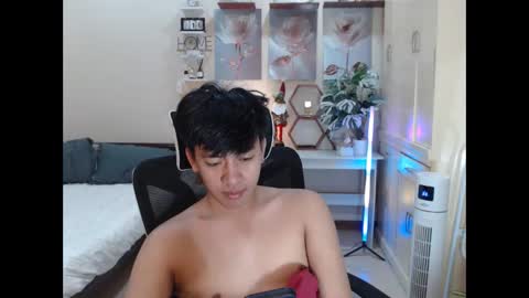 Snapshot of cutie_cumshow chatting on 11-18-25, 06:56 Neil Taylor online show from 11-18-25, 06:56