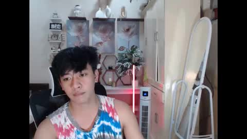 Snapshot of cutie_cumshow chatting on 11-22-25, 06:18 Neil Taylor online show from 11-22-25, 06:18