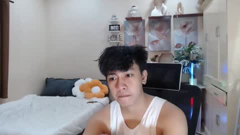 Snapshot of cutie_cumshow chatting on 11-23-25, 05:13 Neil Taylor online show from 11-23-25, 05:13