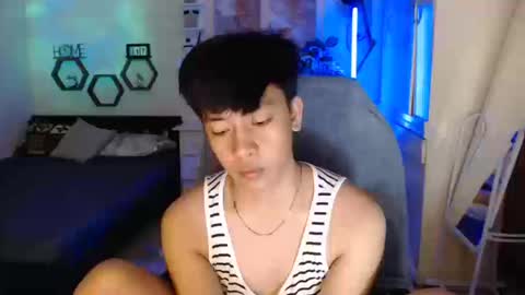 Snapshot of cutie_cumshow chatting on 12-17-25, 04:24 Neil Taylor online show from 12-17-25, 04:24