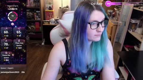 Snapshot of cutie_velvette chatting on 12-17-24, 05:04 Cutie Velvette online show from 12-17-24, 05:04