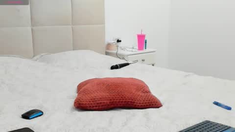 Eva online show from 10-20-25, 05:57