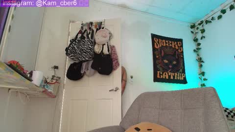 Snapshot of cybercami chatting on 09-12-25, 05:24 Camila online show from 09-12-25, 05:24