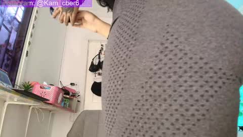 Snapshot of cybercami chatting on 10-24-25, 07:10 Camila online show from 10-24-25, 07:10