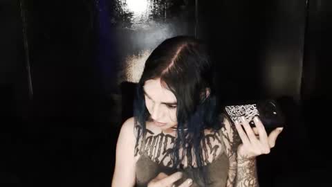 Nikki online show from 01-12-26, 06:13