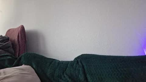 Cyndee Winter online show from 10-18-25, 03:57