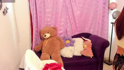 Snapshot of cynthiawatson_ chatting on 10-22-25, 01:44 Cynthia online show from 10-22-25, 01:44