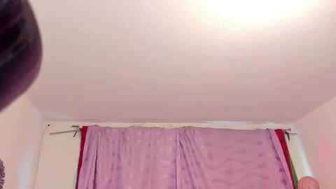 Snapshot of cynthiawatson_ chatting on 11-12-25, 01:33 Cynthia online show from 11-12-25, 01:33