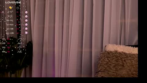 Snapshot of cynthiawest chatting on 10-09-25, 03:04 Ivy online show from 10-09-25, 03:04