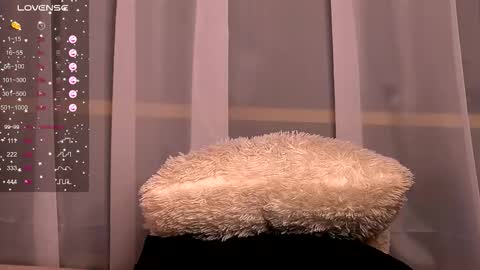 Snapshot of cynthiawest chatting on 10-30-25, 03:52 Ivy online show from 10-30-25, 03:52