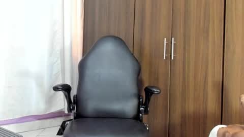 Snapshot of cyntia_wood chatting on 02-06-25, 04:25 cyntia online show from 02-06-25, 04:25