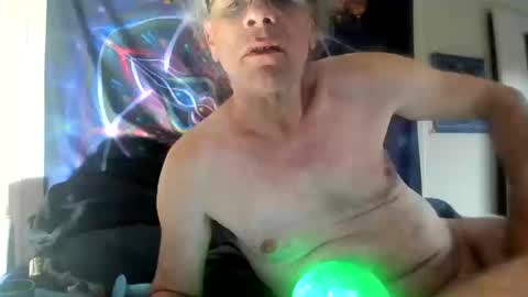 Snapshot of czechlove chatting on 10-19-25, 03:23 Andrew Thomas online show from 10-19-25, 03:23