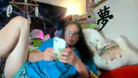 Snapshot of czechlove chatting on 11-11-25, 08:53 Andrew Thomas online show from 11-11-25, 08:53