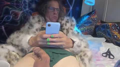 Snapshot of czechlove chatting on 11-13-25, 10:03 Andrew Thomas online show from 11-13-25, 10:03