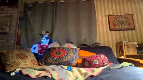 Snapshot of czechlove chatting on 11-28-25, 09:23 Andrew Thomas online show from 11-28-25, 09:23