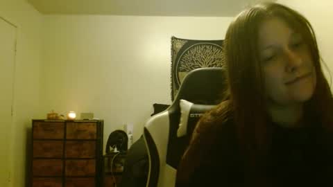 Snapshot of d_a_i_s_y chatting on 12-10-24, 05:00 Daisy online show from 12-10-24, 05:00