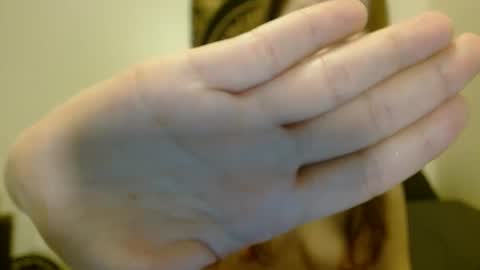 Snapshot of d_a_i_s_y chatting on 02-04-25, 08:28 Daisy online show from 02-04-25, 08:28