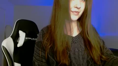 Snapshot of d_a_i_s_y chatting on 02-23-25, 07:22 Daisy online show from 02-23-25, 07:22