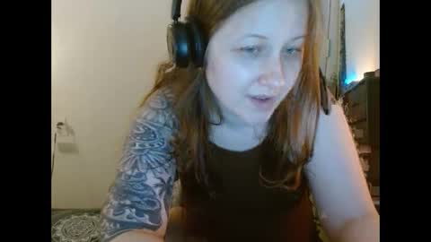 Snapshot of d_a_i_s_y chatting on 03-09-25, 10:52 Daisy online show from 03-09-25, 10:52