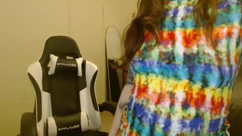 Snapshot of d_a_i_s_y chatting on 03-10-25, 11:38 Daisy online show from 03-10-25, 11:38