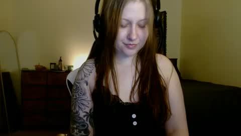 Snapshot of d_a_i_s_y chatting on 03-12-25, 10:16 Daisy online show from 03-12-25, 10:16