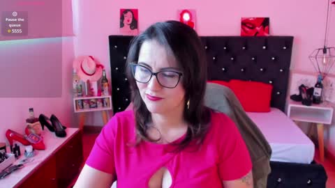 Mia  online show from 01-13-25, 12:35