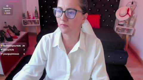 Mia  online show from 01-14-25, 05:34