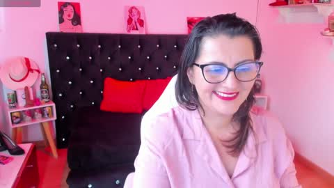 Mia  online show from 01-15-25, 11:43