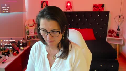Mia  online show from 01-18-25, 06:53