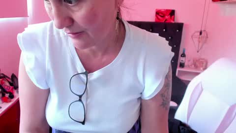 Mia  online show from 01-19-25, 06:32