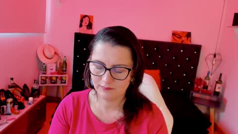 Mia  online show from 01-23-25, 11:48