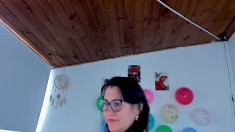 Mia  online show from 02-01-25, 08:26