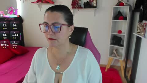 Mia  online show from 09-12-25, 02:39