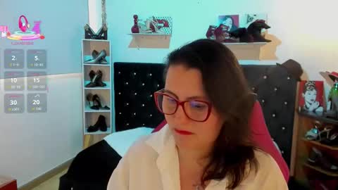 Mia  online show from 10-10-25, 01:32