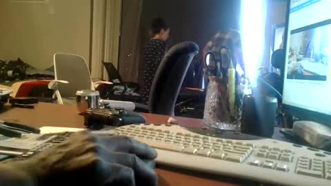 Snapshot of da_c_e_a_c_k_s chatting on 11-24-25, 10:53 Da C E A C K S online show from 11-24-25, 10:53