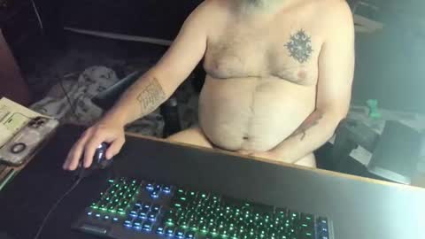 Snapshot of dadbodfatrod chatting on 10-25-25, 03:18 Daddy online show from 10-25-25, 03:18