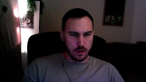 Snapshot of dadbodstephen chatting on 12-12-24, 04:43 DadBodStephen online show from 12-12-24, 04:43