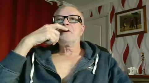 Brian ... online show from 10-01-25, 08:04