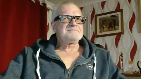 Brian ... online show from 11-17-25, 08:58