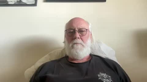 Snapshot of daddy341177 chatting on 03-10-25, 06:23 daddy341177 online show from 03-10-25, 06:23