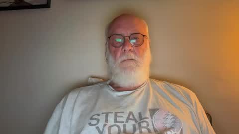 Snapshot of daddy341177 chatting on 09-24-25, 12:19 daddy341177 online show from 09-24-25, 12:19