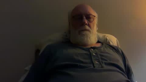 Snapshot of daddy341177 chatting on 10-16-25, 11:22 daddy341177 online show from 10-16-25, 11:22