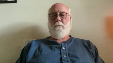 Snapshot of daddy341177 chatting on 11-11-25, 10:43 daddy341177 online show from 11-11-25, 10:43