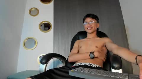 Snapshot of daddy_darcks chatting on 10-13-25, 07:58 daddy_darcks online show from 10-13-25, 07:58